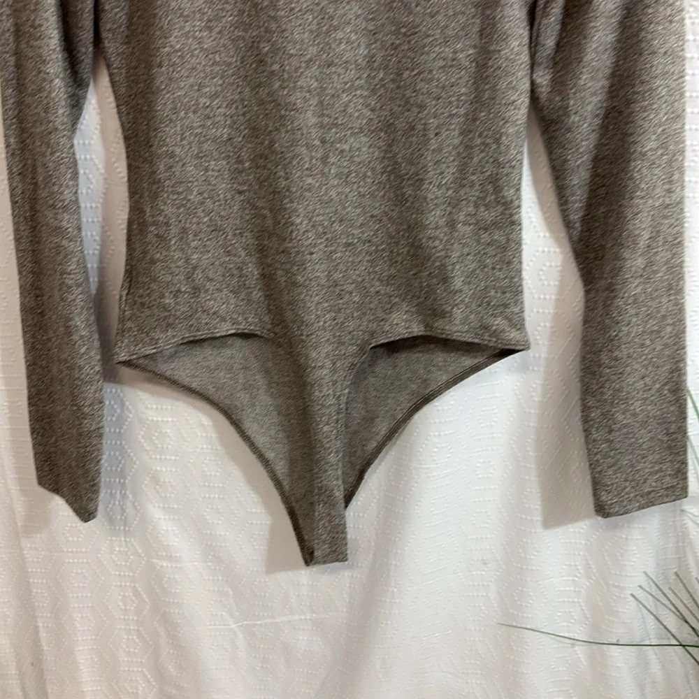 American Eagle Long Sleeve Ribbed Henley Bodysuit Grey Size large - Picture 6 of 7